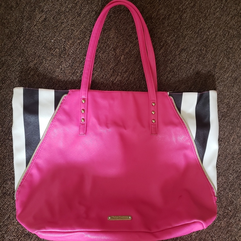 Juicy culture bag.
